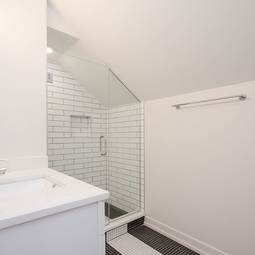 1008 W 18th Street Unit: 305