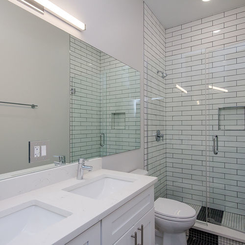 1008 W 18th Street Unit: 305