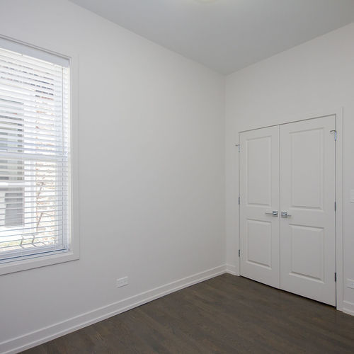 1008 W 18th Street Unit: 305