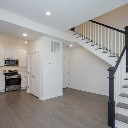 1008 W 18th Street Unit: 305