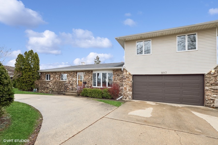 897 Leahy Circle