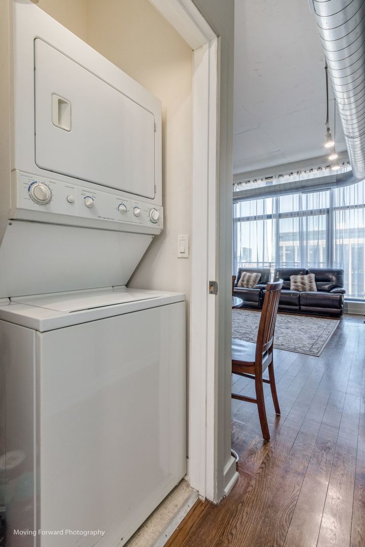 1224 W Van Buren Street Unit: 621