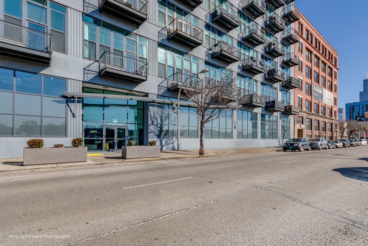 1224 W Van Buren Street Unit: 621