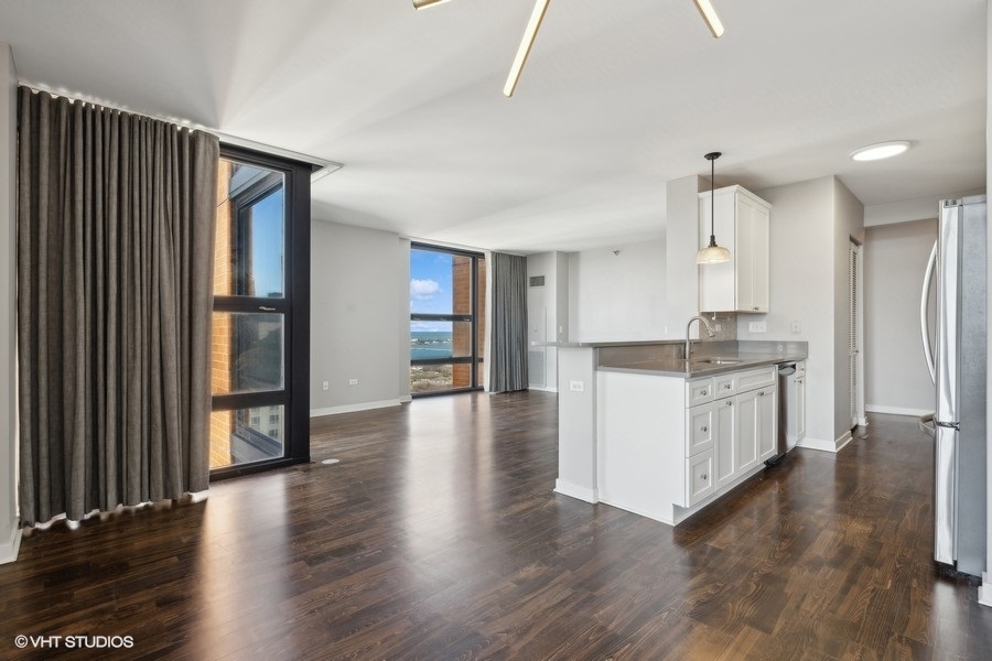 1160 S MICHIGAN Avenue Unit: 3105