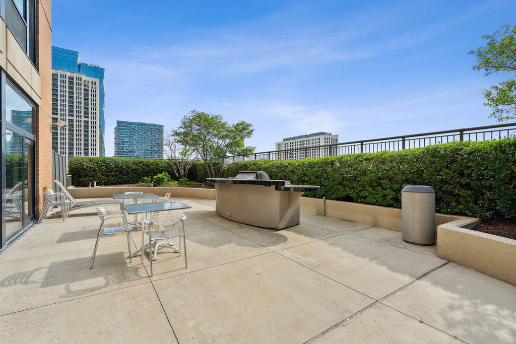 1160 S MICHIGAN Avenue Unit: 3105