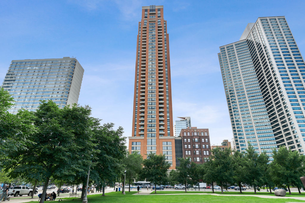 1160 S MICHIGAN Avenue Unit: 3105