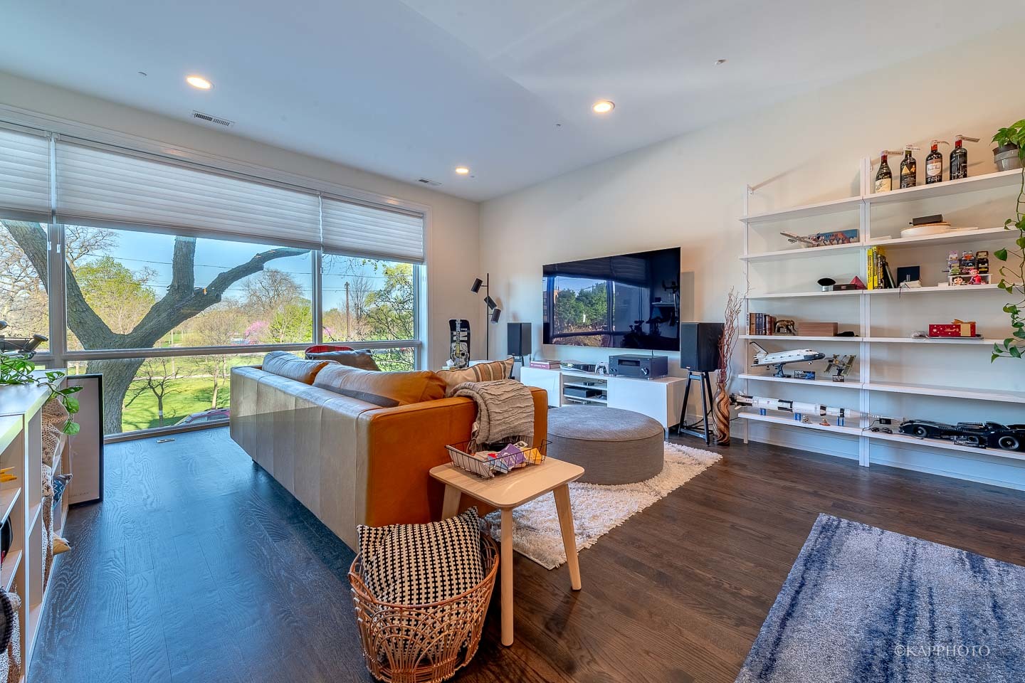 1217 N California Avenue Unit: 2