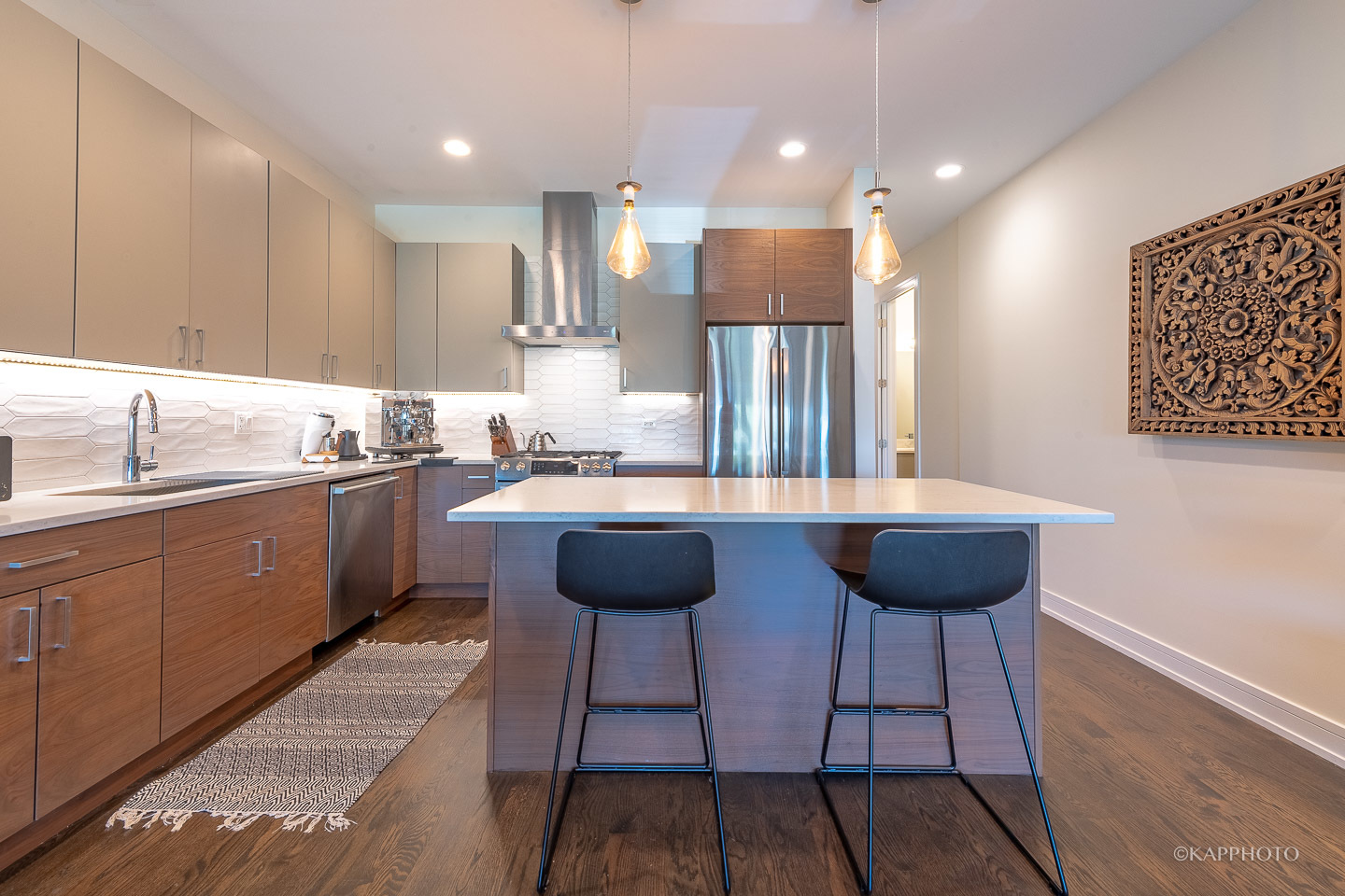 1217 N California Avenue Unit: 2