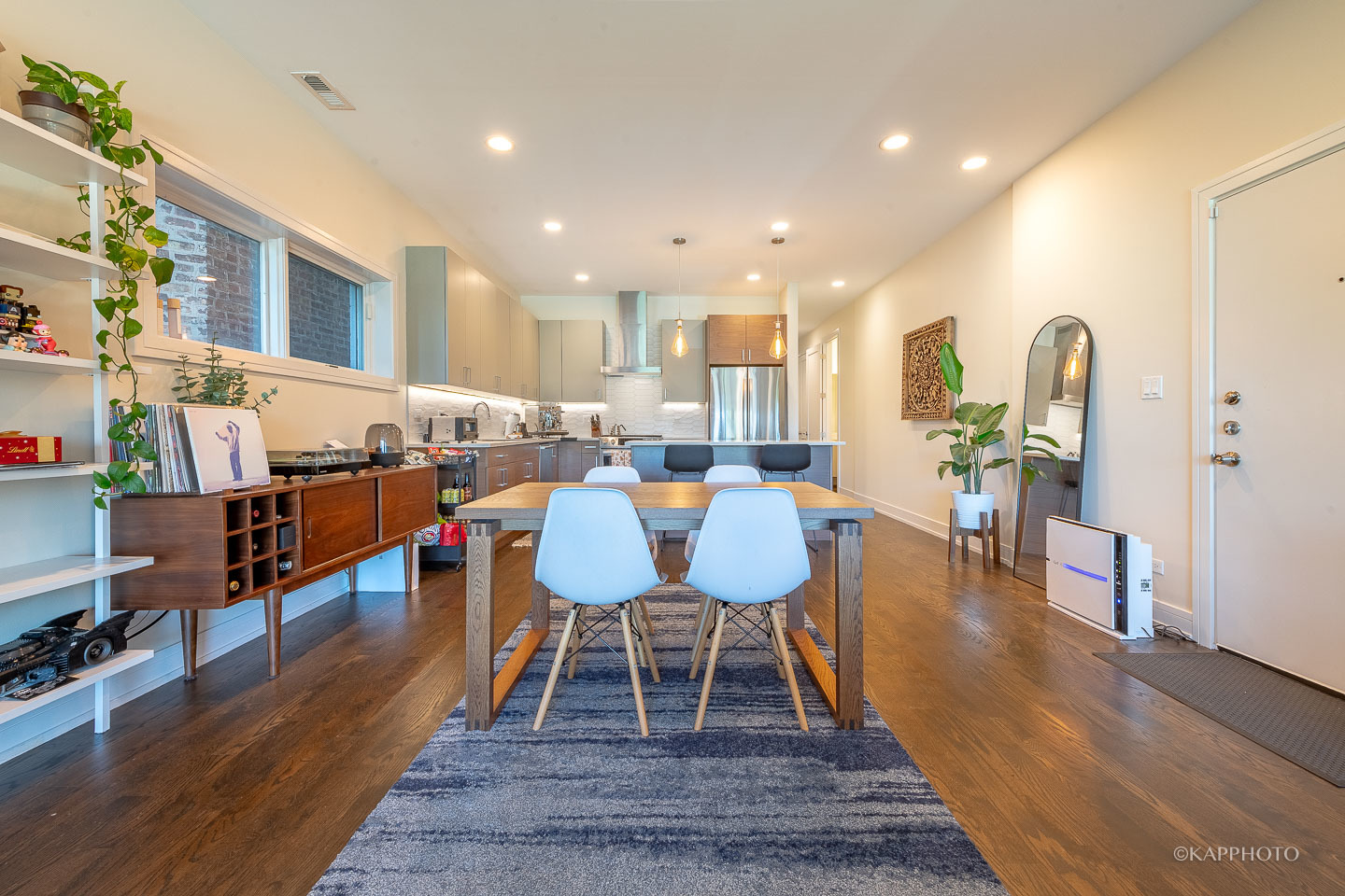 1217 N California Avenue Unit: 2