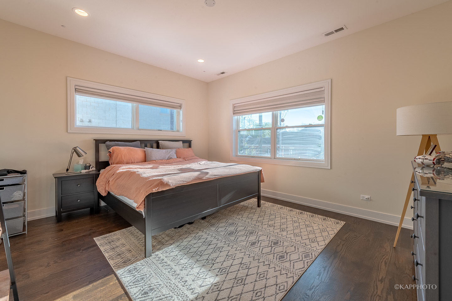 1217 N California Avenue Unit: 2