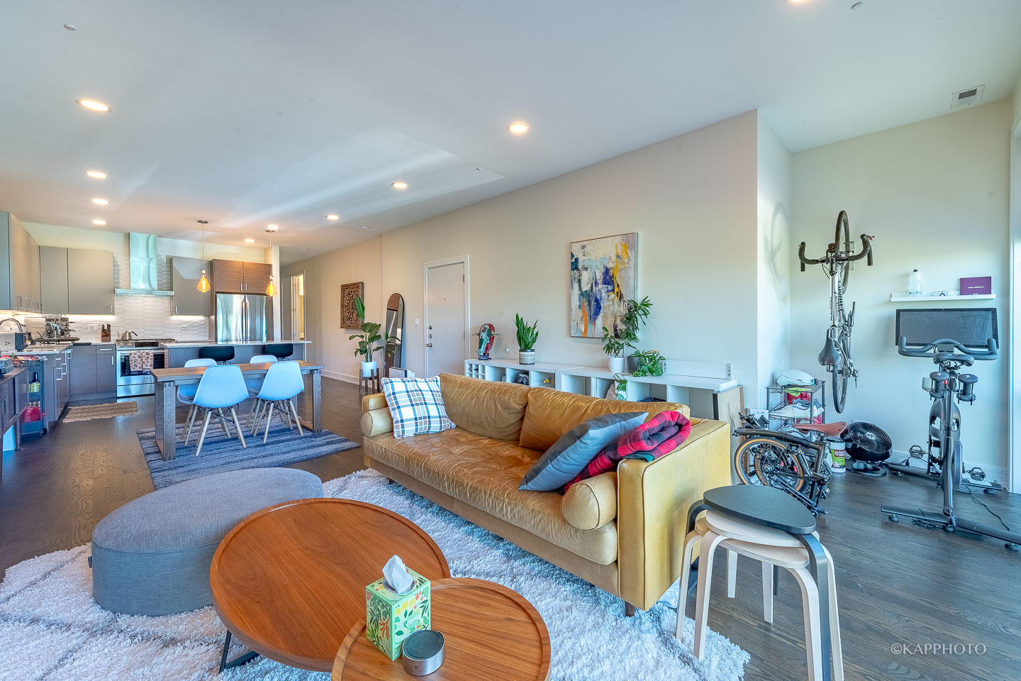 1217 N California Avenue Unit: 2