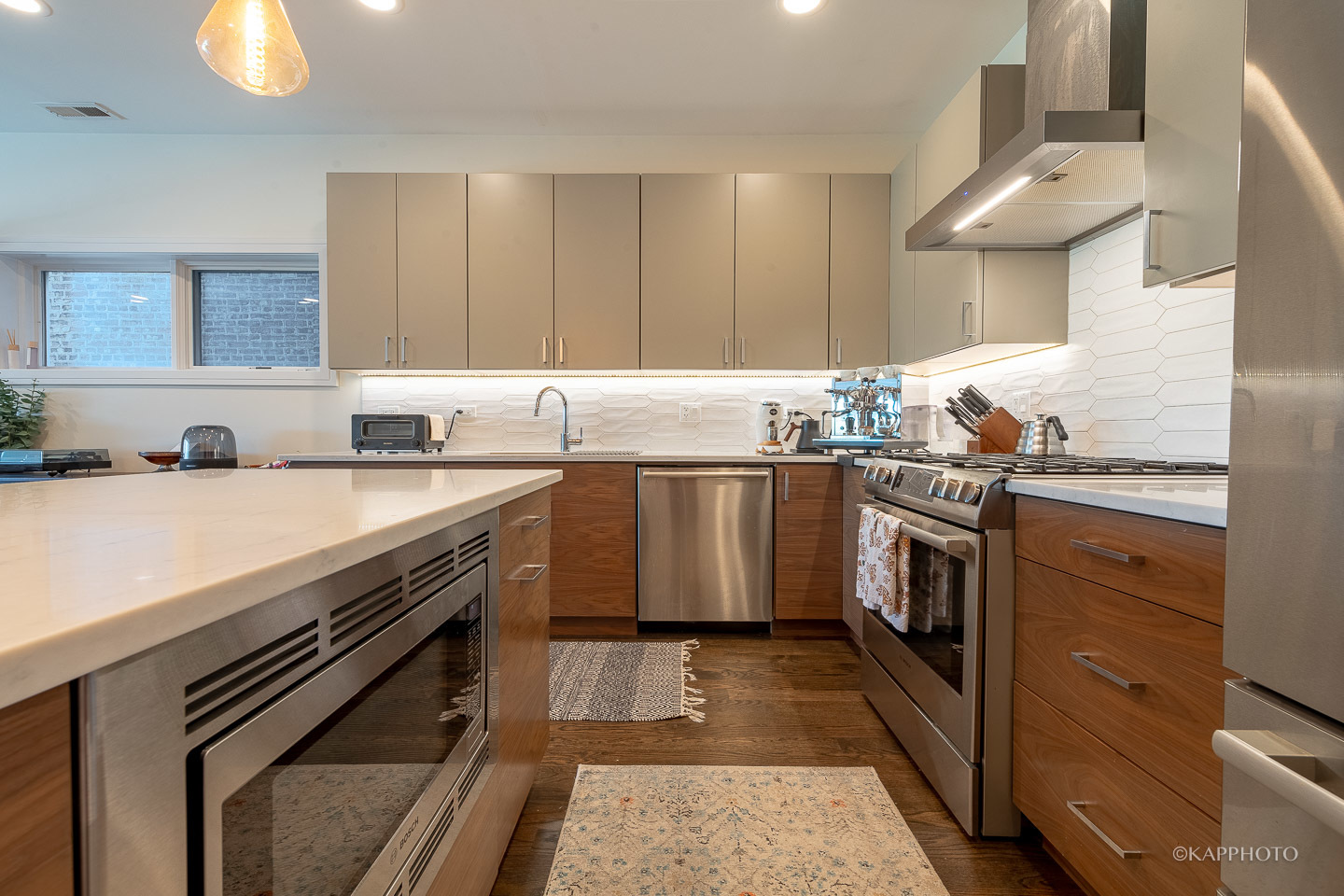 1217 N California Avenue Unit: 2