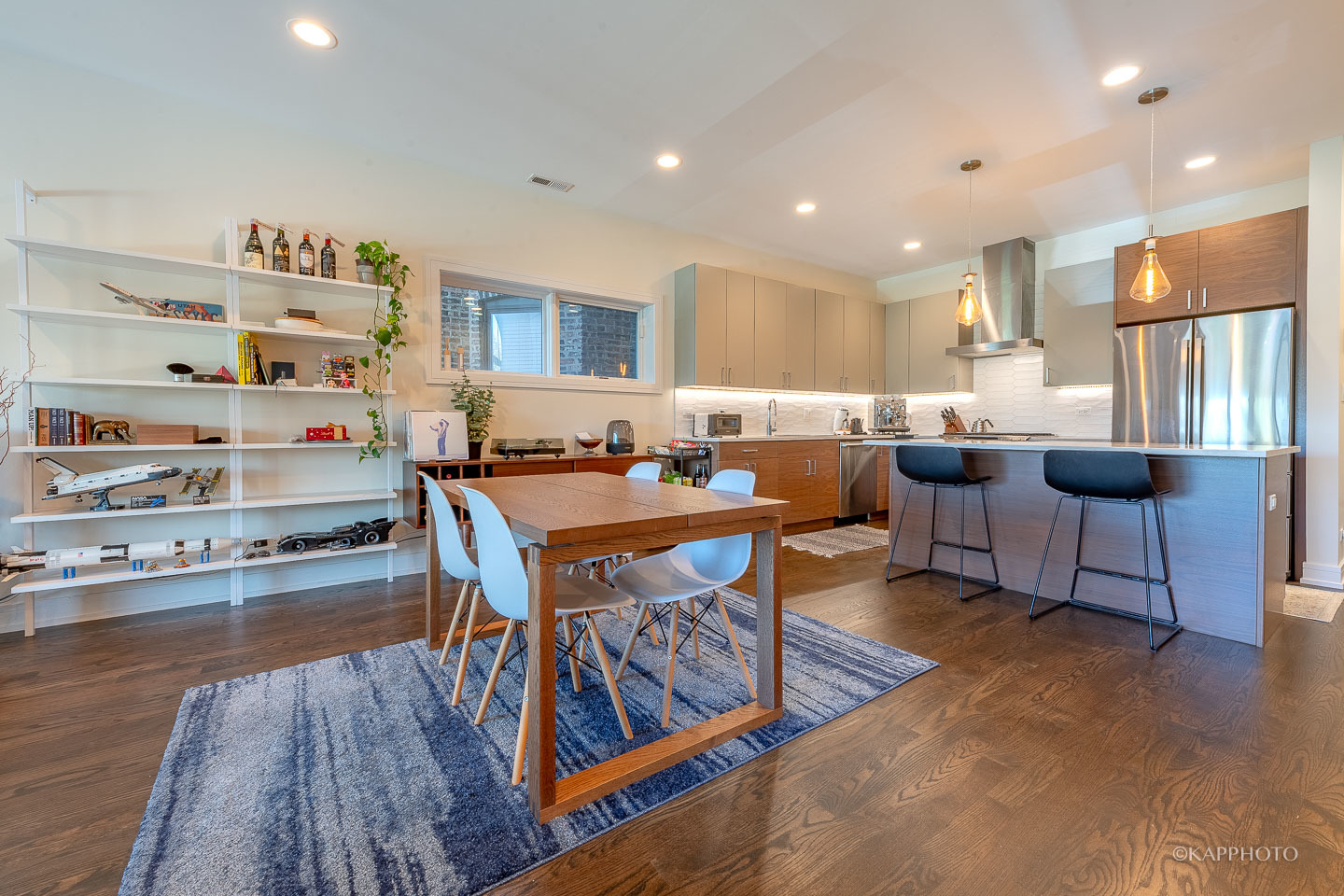 1217 N California Avenue Unit: 2