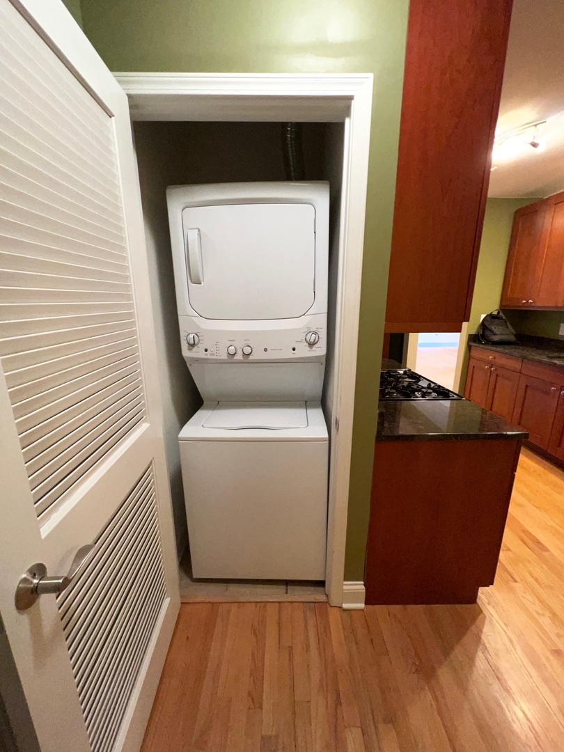 7411 N Hoyne Avenue Unit: 2