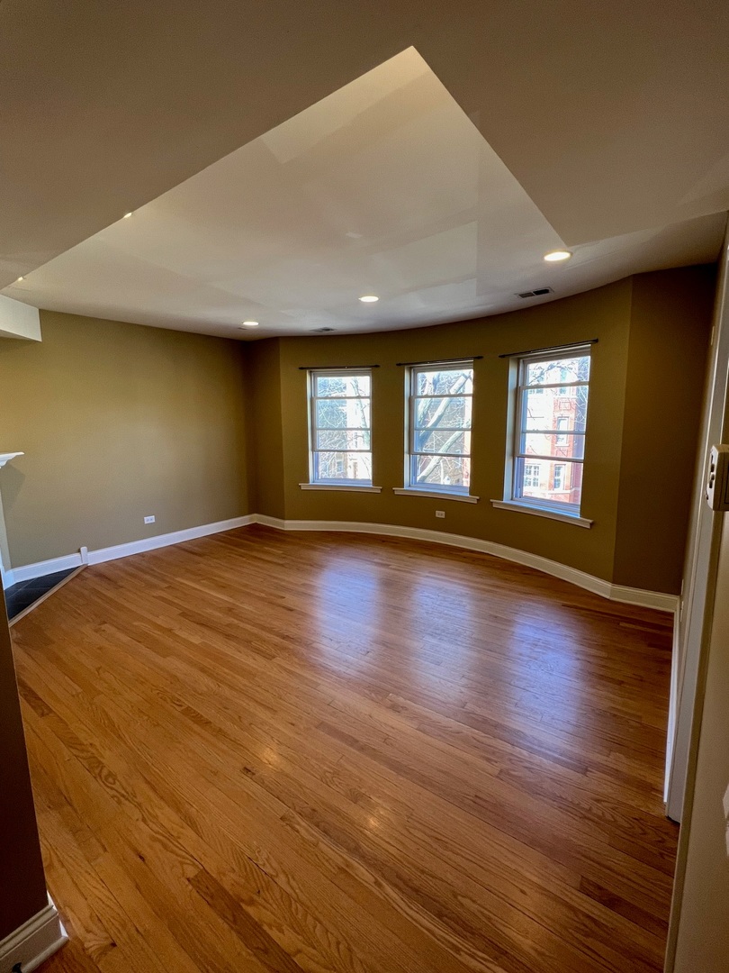 7411 N Hoyne Avenue Unit: 2