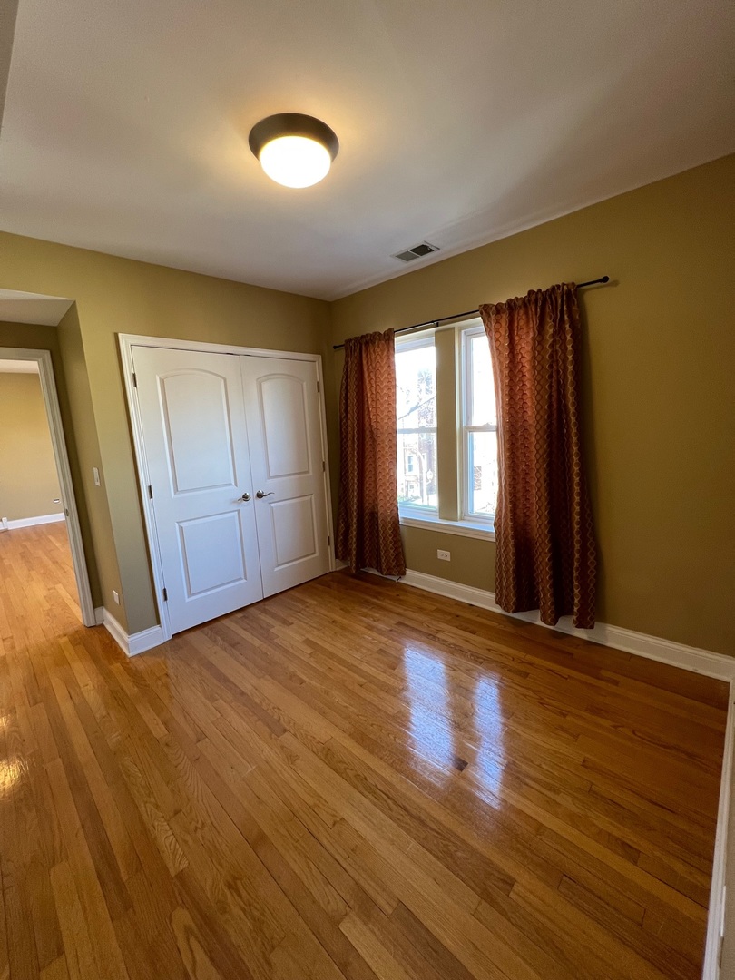 7411 N Hoyne Avenue Unit: 2