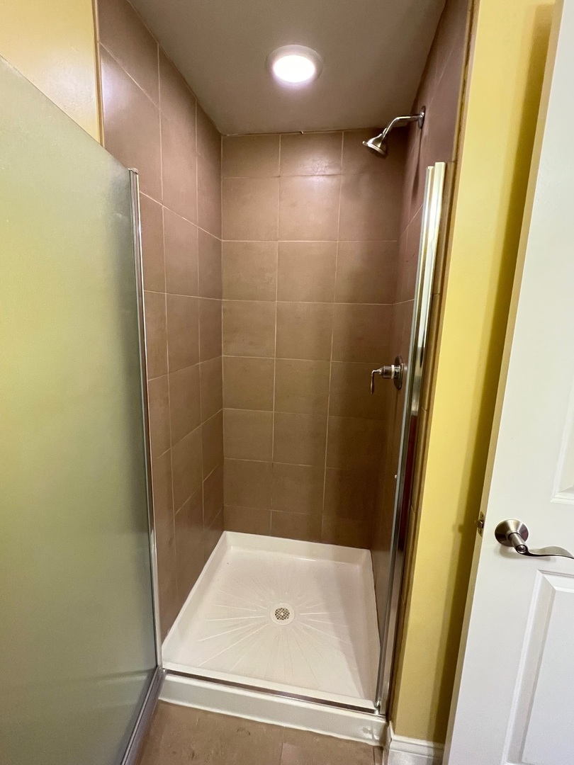 7411 N Hoyne Avenue Unit: 2