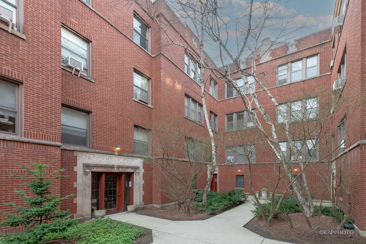 1323 W Addison Street Unit: 1B