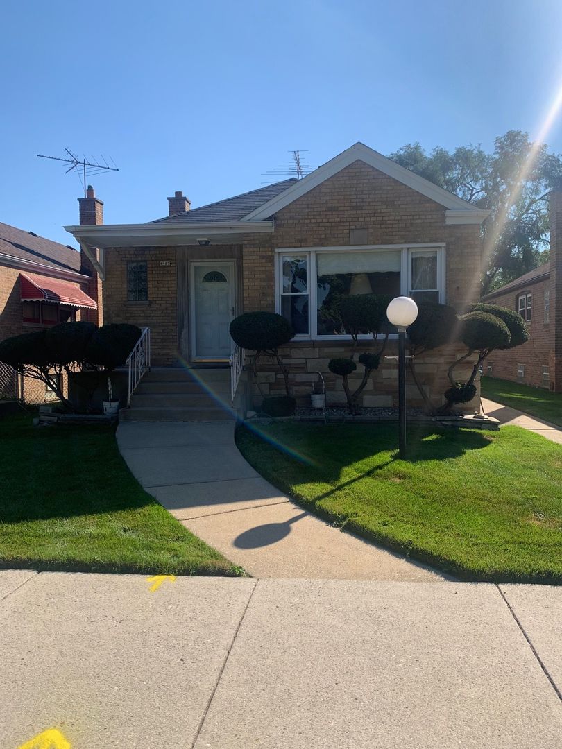 8905 S Merrill Avenue