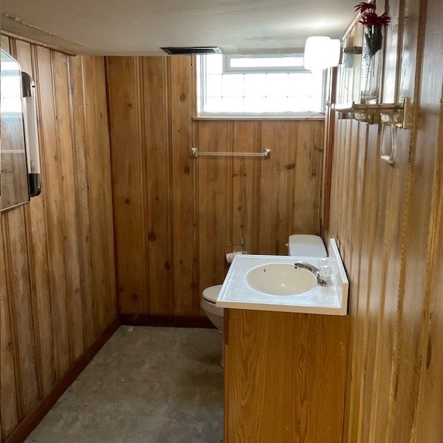 8905 S Merrill Avenue