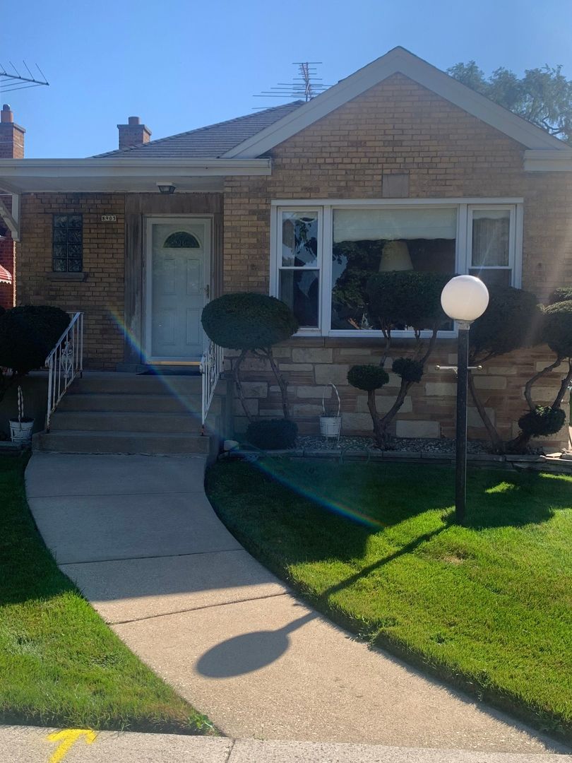 8905 S Merrill Avenue