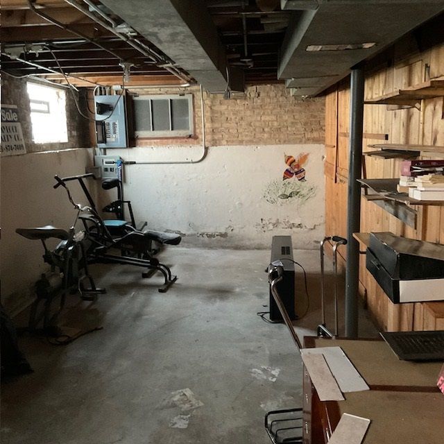 8905 S Merrill Avenue