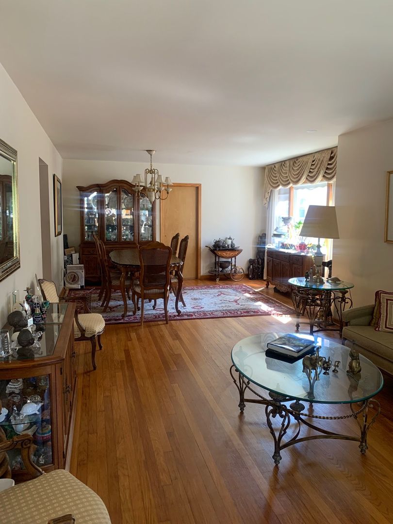 8905 S Merrill Avenue