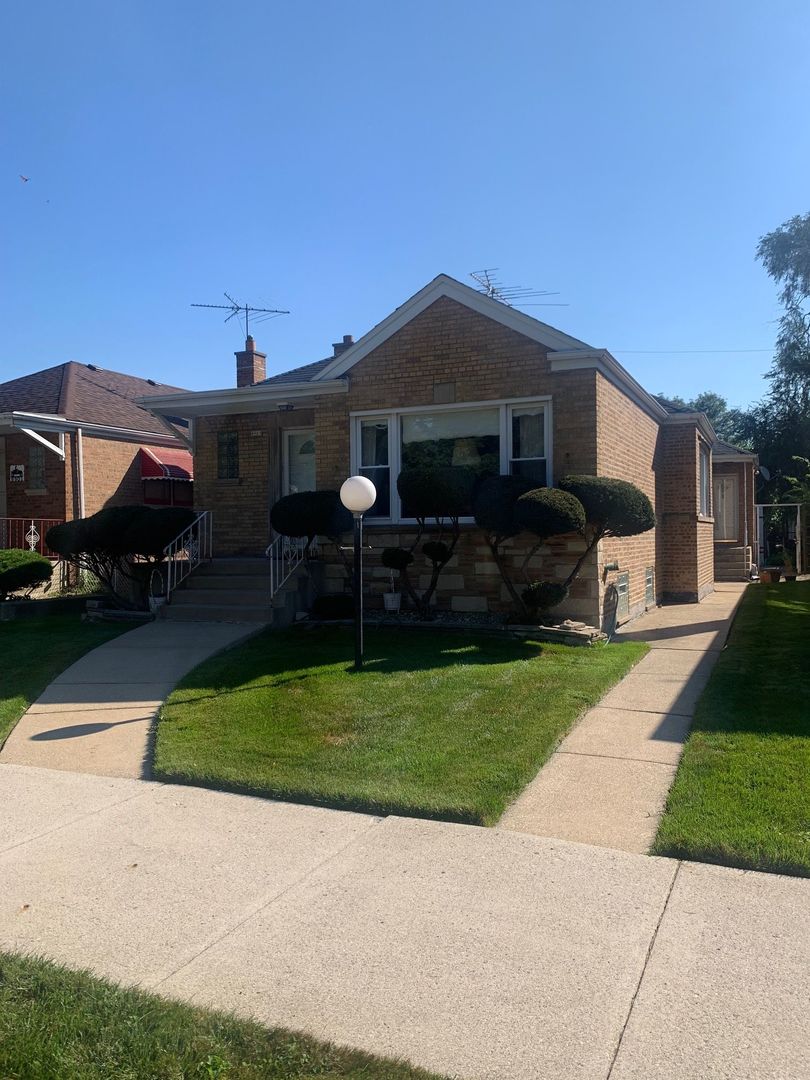 8905 S Merrill Avenue