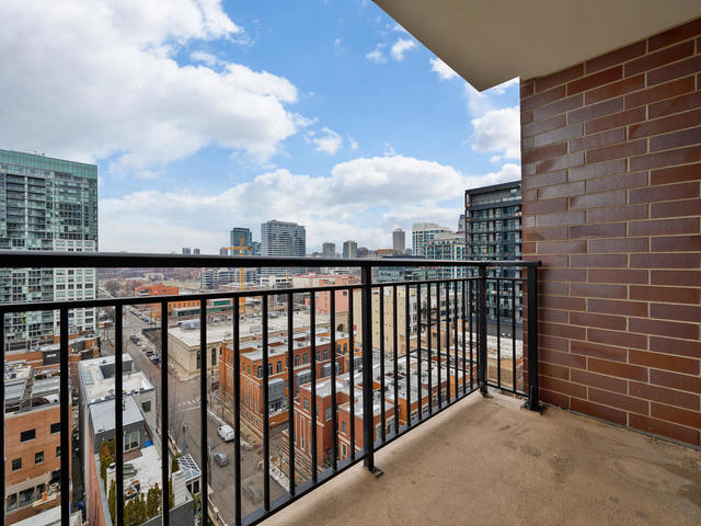 451 W Huron Street Unit: 1306