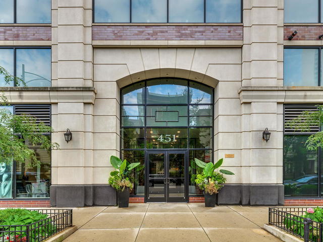 451 W Huron Street Unit: 1306