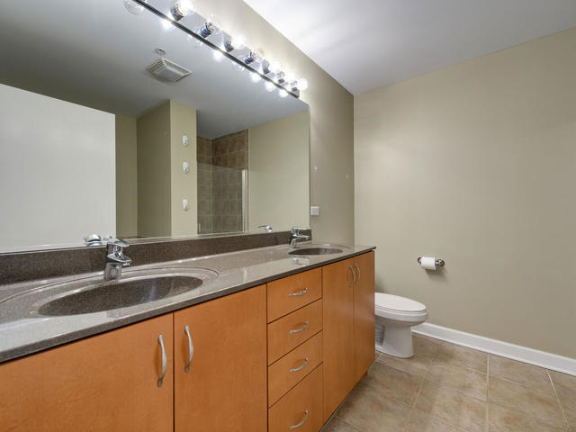 451 W Huron Street Unit: 1306