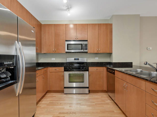 451 W Huron Street Unit: 1306