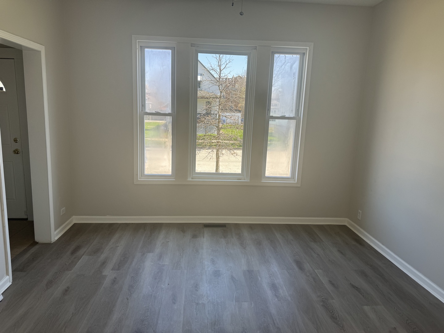 7728 S Maryland Avenue