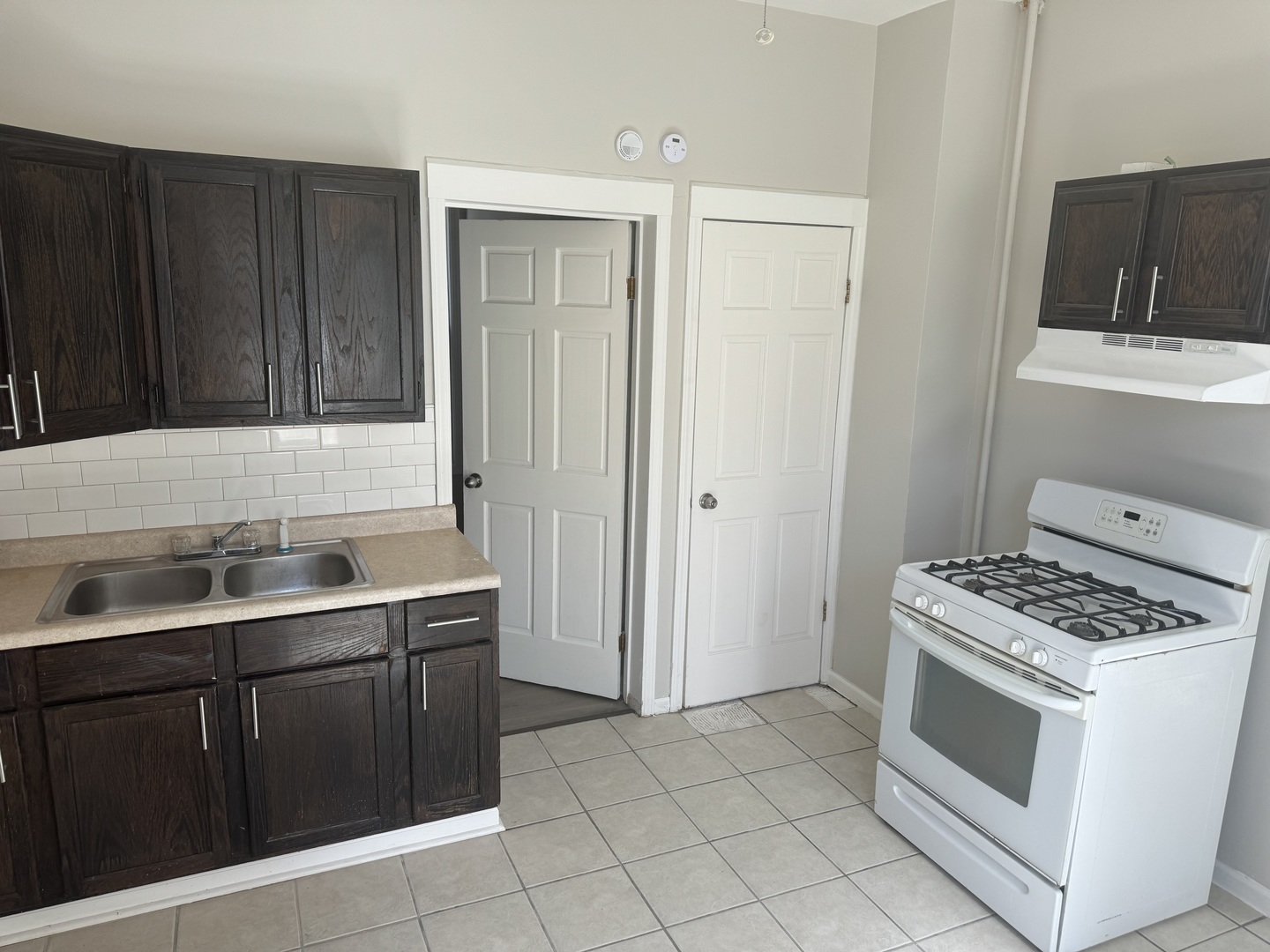 7728 S Maryland Avenue