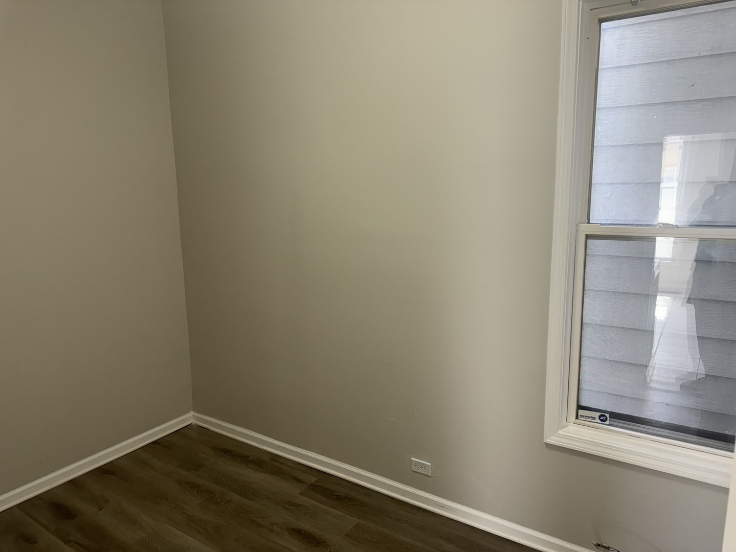 7728 S Maryland Avenue