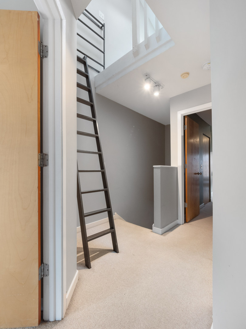 1801 W Diversey Parkway Unit: 30
