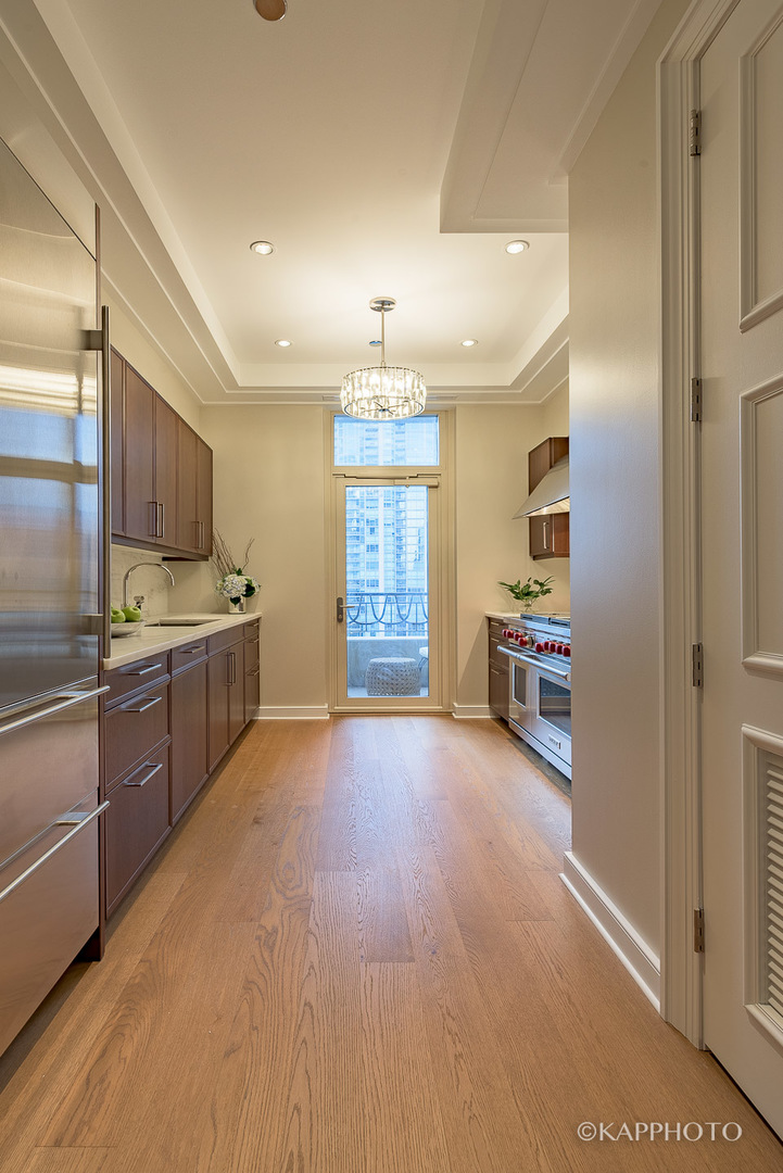 118 E Erie Street Unit: 18D