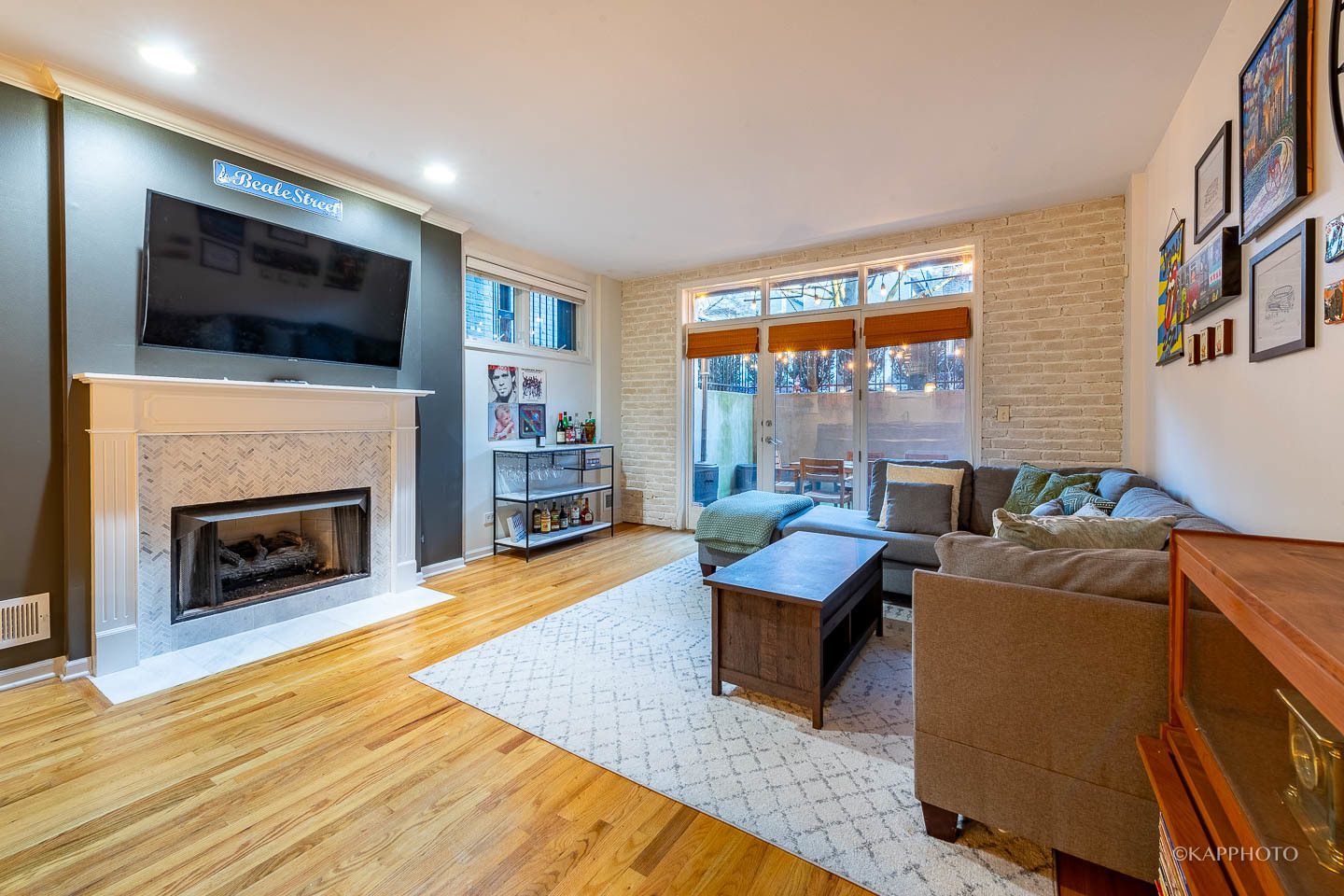 1728 W Roscoe Street Unit: G