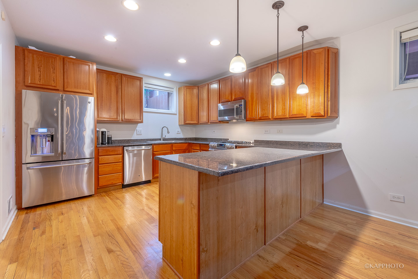 1728 W Roscoe Street Unit: G