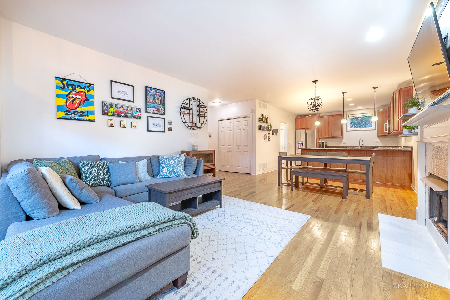 1728 W Roscoe Street Unit: G