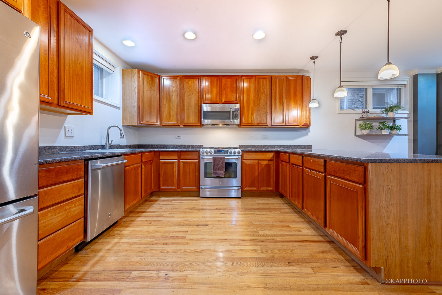 1728 W Roscoe Street Unit: G