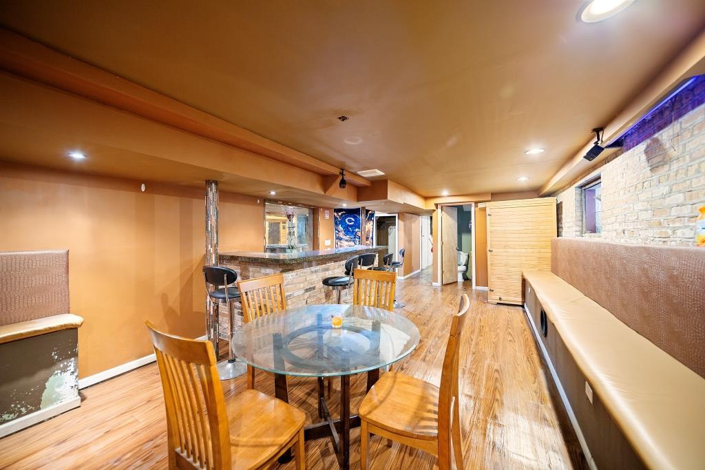 7939 S Champlain Avenue