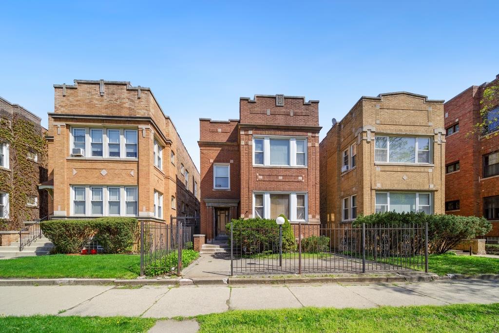 7939 S Champlain Avenue