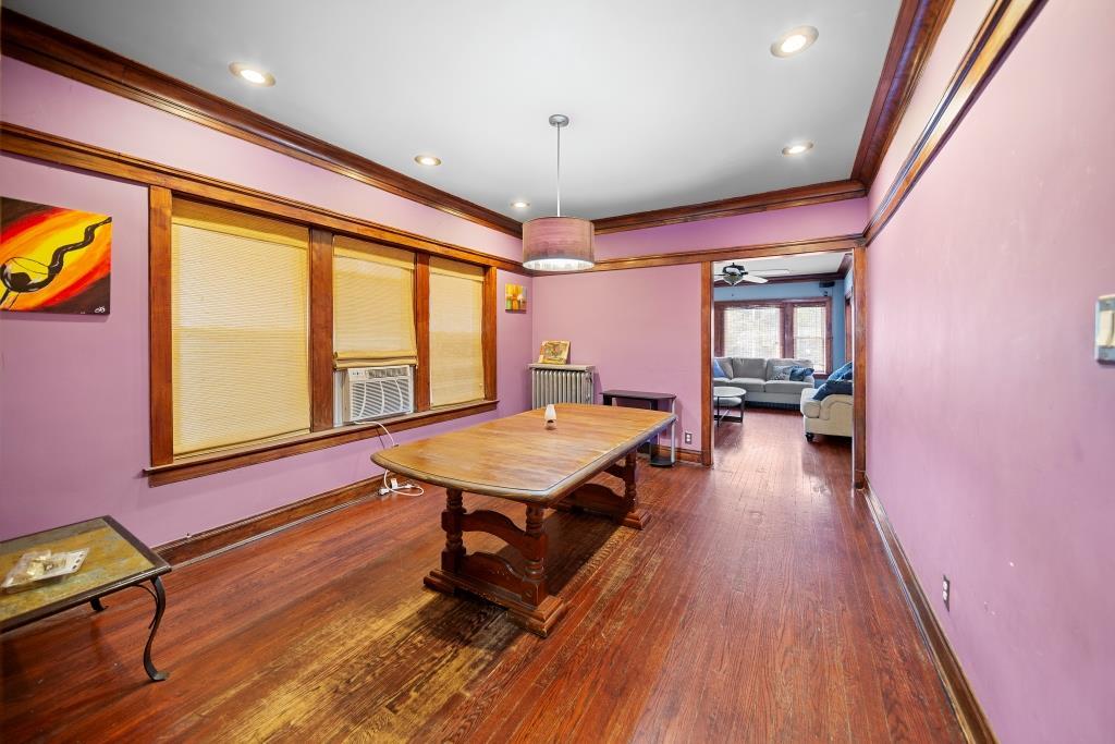 7939 S Champlain Avenue