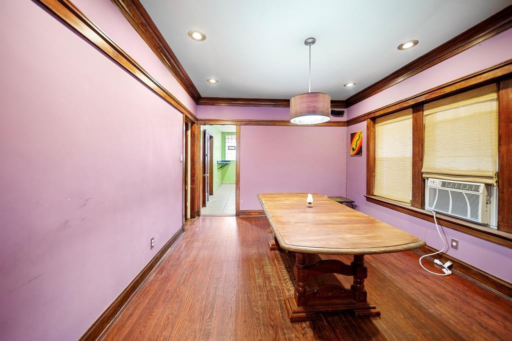 7939 S Champlain Avenue