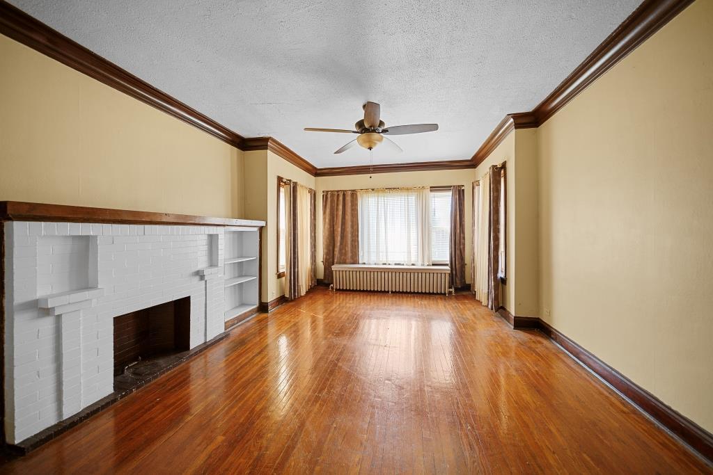 7939 S Champlain Avenue