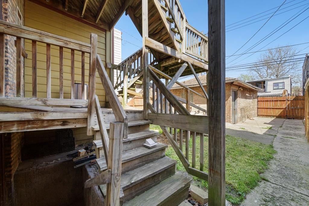 7939 S Champlain Avenue