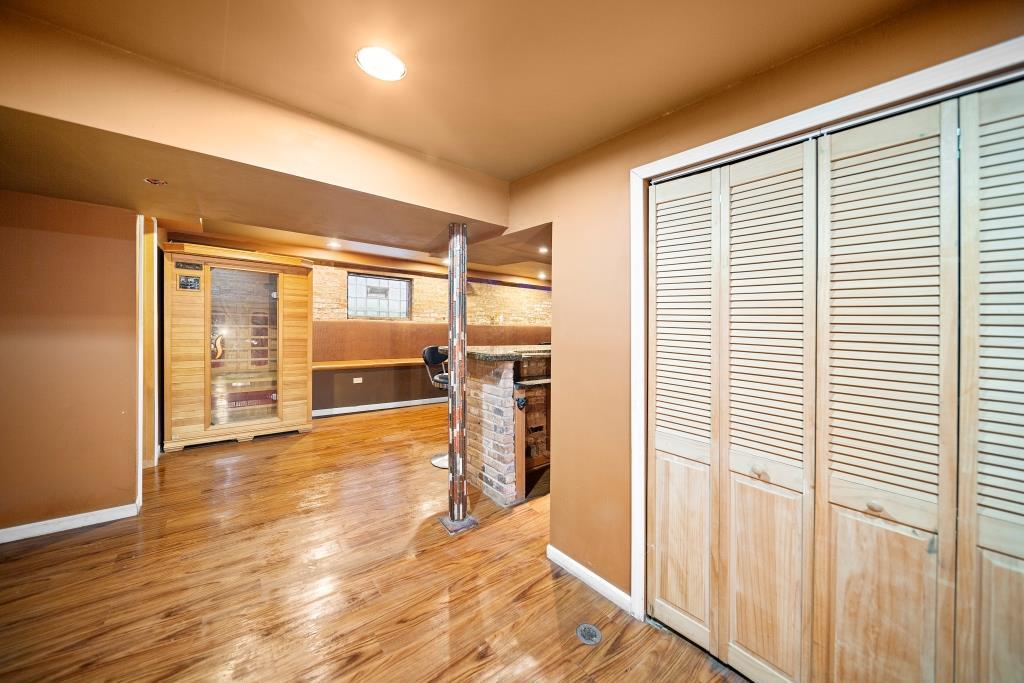 7939 S Champlain Avenue