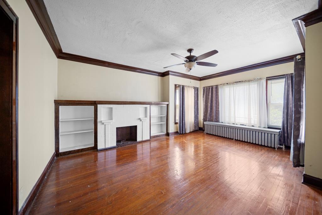 7939 S Champlain Avenue