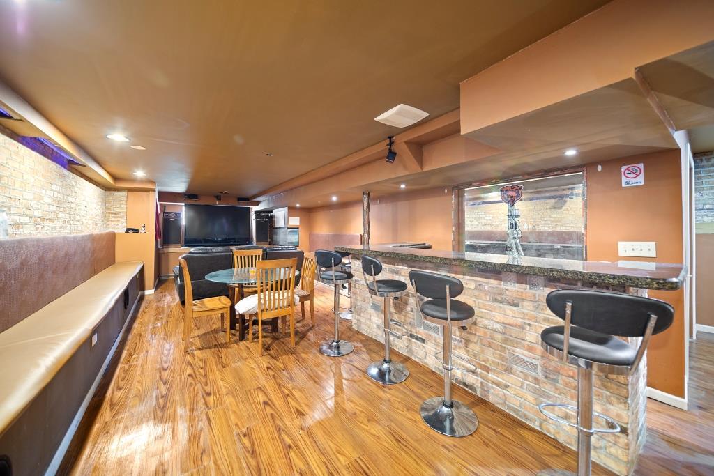 7939 S Champlain Avenue